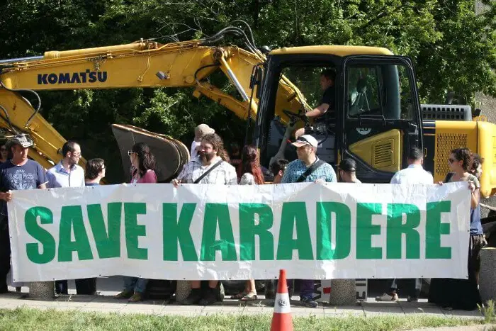 Протест срещу застрояването на Карадере