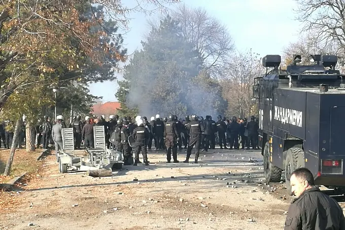 Пожар в лагера за бежанци в Харманли