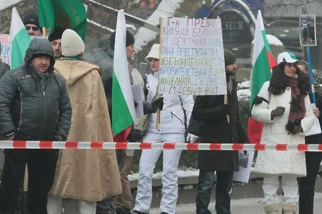 Негодници пратиха шайка дегенерати да освиркат Плевнелиев