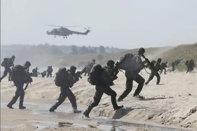 Швеция започна мащабни военни учения