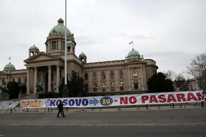 ЕС опитва да си върне влиянието на Балканите. Иначе идат Русия и Турция