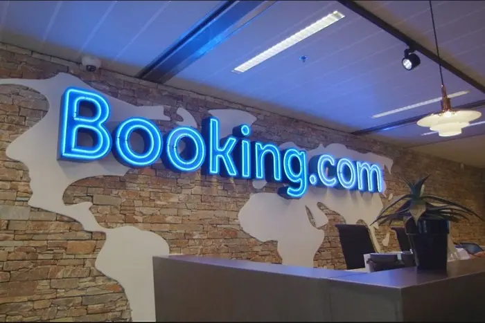 Руско министерство иска забрана на Booking.com