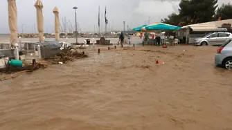 Халкидики под вода, Никити в бедствено положение (ВИДЕО и СНИМКИ)