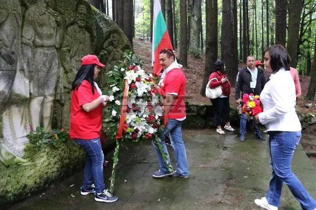 Станишев на Бузлуджа: Предсрочни избори и ляво управление! (СНИМКИ)