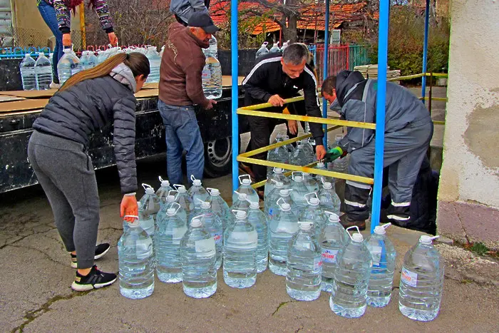 Бедствено положение в Перник. Затягат още режима на водата