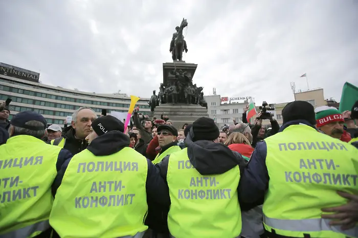 Размирици и блокади на протеста на бизнеса, той се разграничи от 