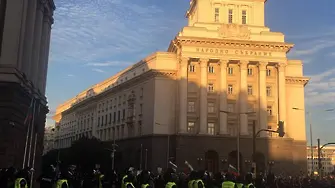 Пострадалите след протеста в петък - в добро състояние, но остават в болница