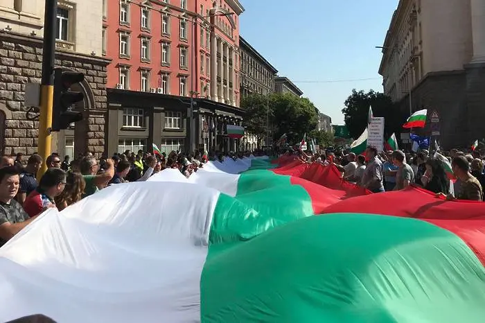 Велико народно въстание 2. Арестувани за джобно ножче и детски пистолет