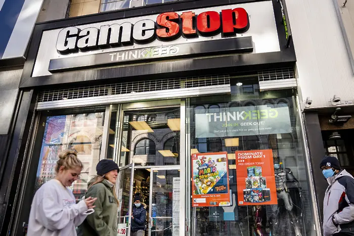 Акциите на GameStop поскъпнаха над два пъти за седмица