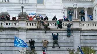 Полицията в САЩ: Поддръжници на Тръмп заплашват да взривят Капитолия