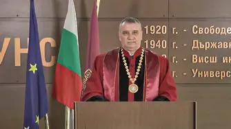 Ректорът на УНСС: Уволнението на Осиковски е за неверни твърдения