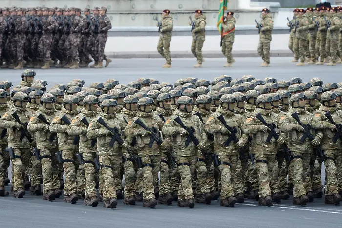 Военните разходи в света се увеличават въпреки пандемията