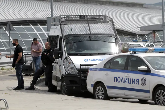 Простреляната в метрото жена щяла да лети за Виена