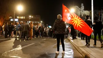 Мненията на гастролиращи в политиката чалгаджии трябва да се изолират