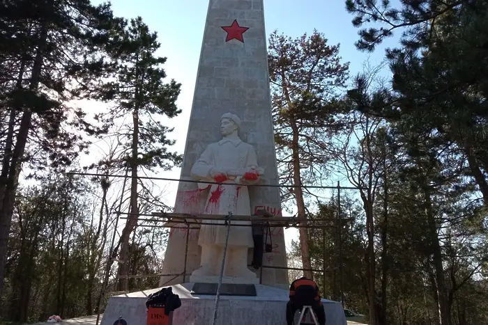 Захарова пак се кара на България