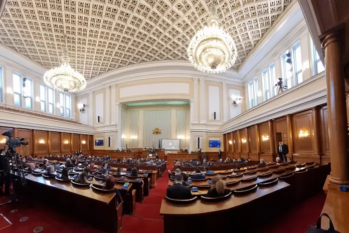 ДЕНЯТ В НЯКОЛКО РЕДА: Нова КЗК, нов СЕМ, ново ръководство на градския транспорт?