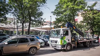 Съдът спаси в последния момент чадърите на автокъща 