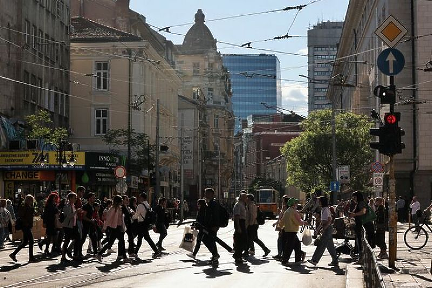 Защо хората в Източна Европа започнаха да пестят повече?