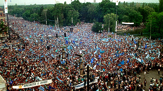 СДС обвини ПП, че краде песни от сините митинги. ПП: Нямате авторски права