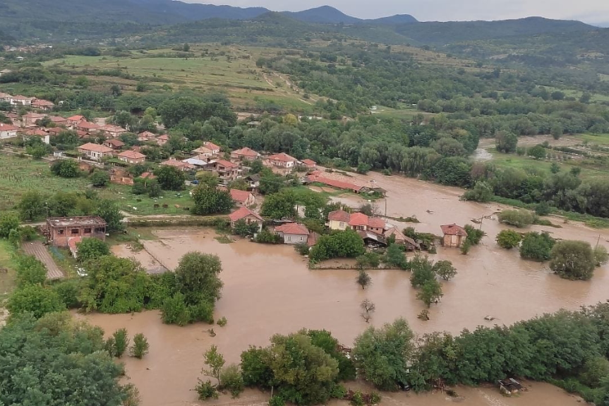 Жители на бедстващо село винят институциите в бездействие