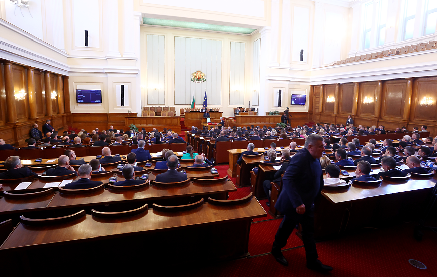 В парламента се карат кога затваряме въглищните централи