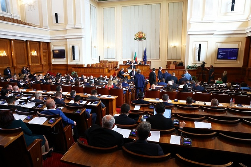 В парламента - хартиената бюлетина е по-важна от правилника