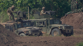 Даже и Люксембург прати на Украйна военна помощ - джипки 