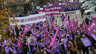 ДЕНЯТ В НЯКОЛКО РЕДА: Синдикати се заканиха на властта. А на коя власт?