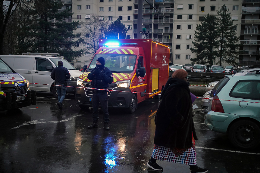 Десет души загиват в пожар в Лион