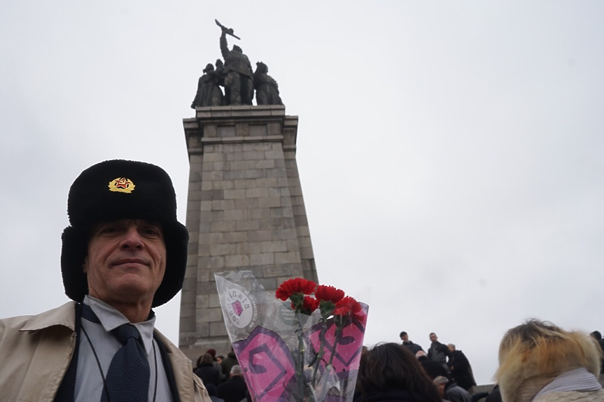 Какво прикрива крясъкът около Паметника на Съветската армия