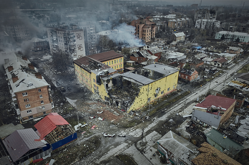 Украинските сили се изтеглят от Бахмут вследствие на ожесточено руско настъпление