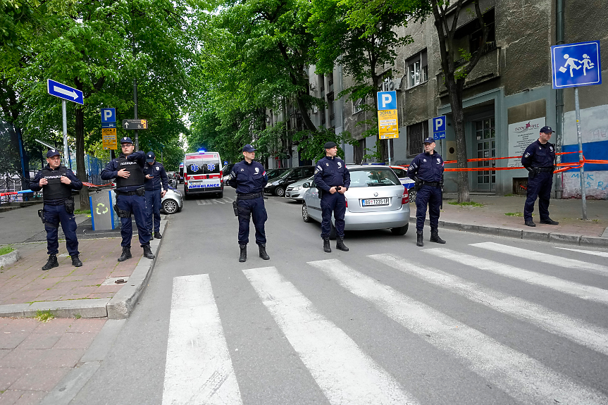 Най-малко осем деца и охранител са убити в стрелба в училище в Белград