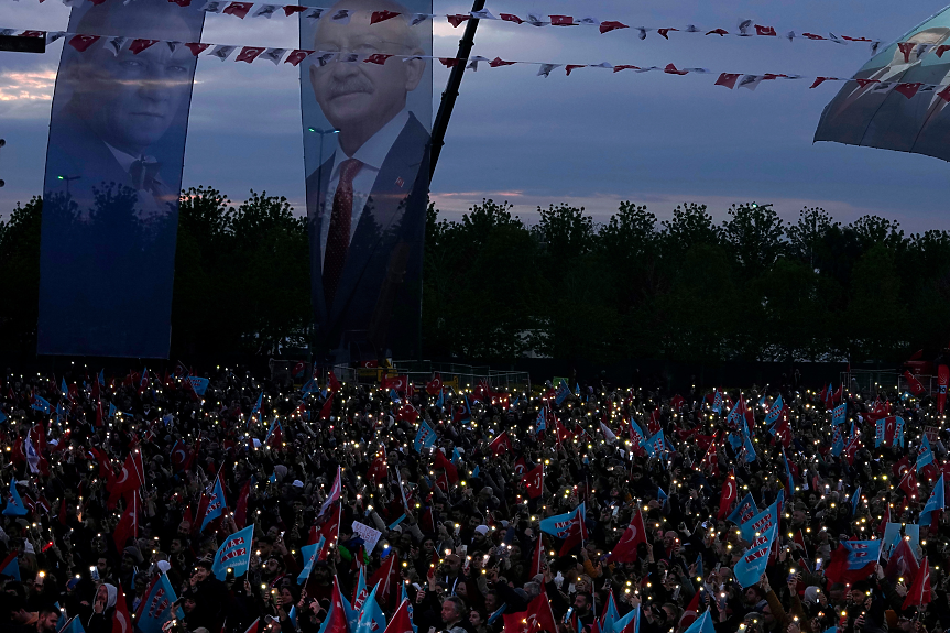 Мнохиляден митинг в Истанбул в подкрепа на опозиционния кандидат за президент