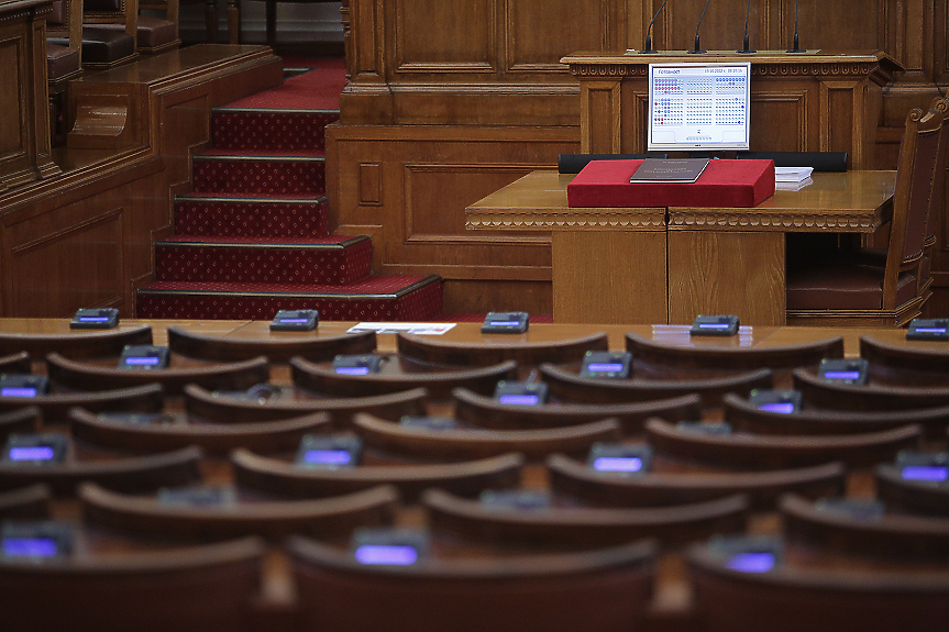 Парламентът заседава извънредно заради обезобразеното момиче в Стара Загора