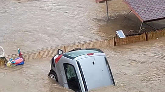 Община Царево под вода, двама загинали, обявено е извънредно положение (ВИДЕО и СНИМКИ)