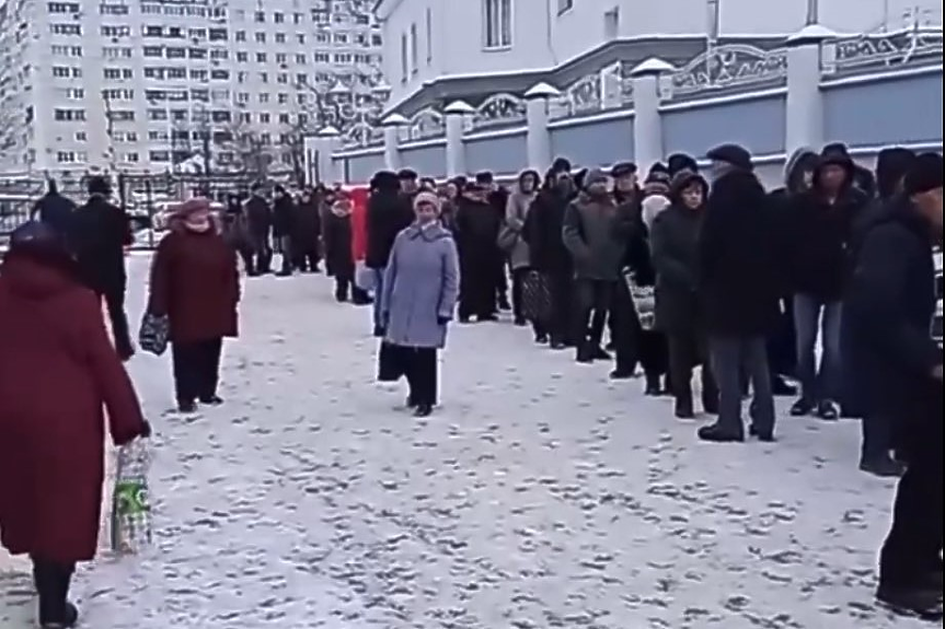 Завръщане в миналото: нескончаема опашка в Белгород. За яйца (ВИДЕО)