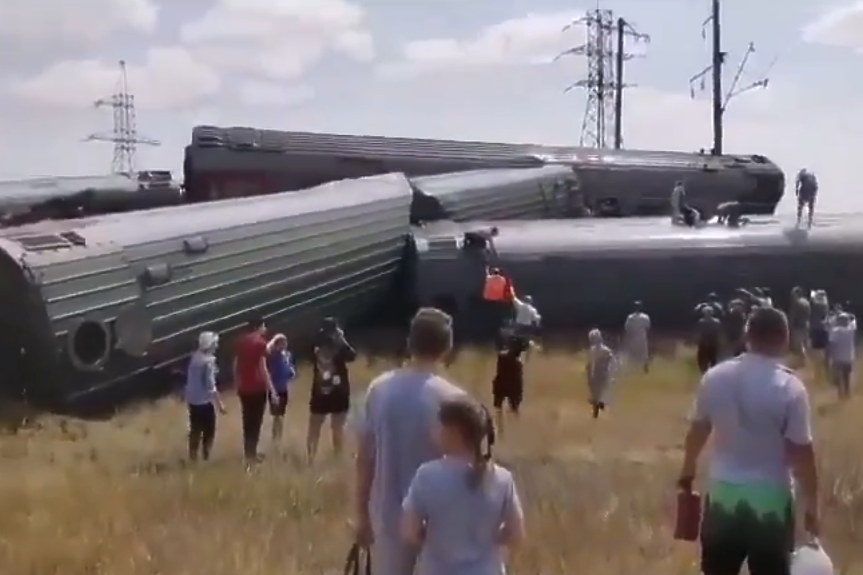 Около 140 ранени в Русия при дерайлиране на влак край Волгоград (ВИДЕО)