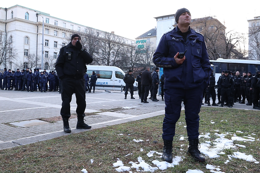 Първо забраниха, после позволиха, после пробваха и после разтуриха Луковмарш