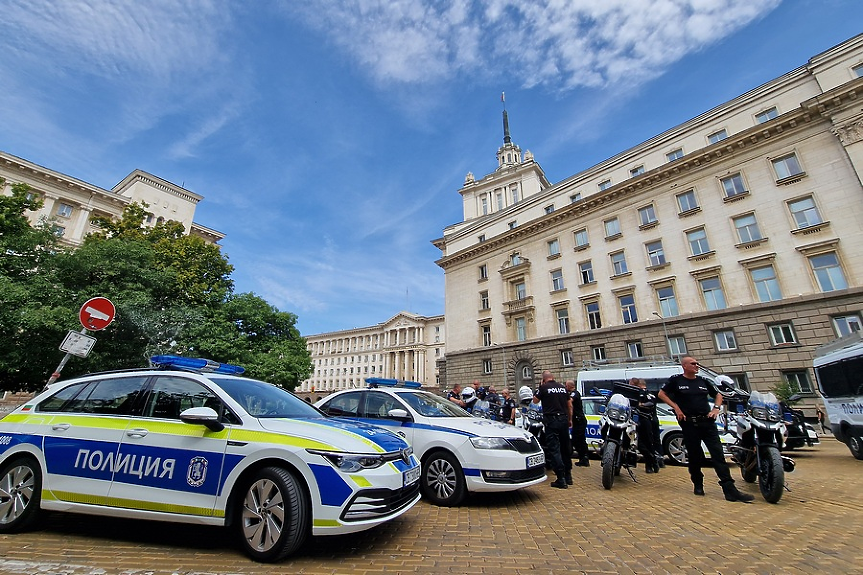 Едва 3,7% от българите подкрепят увеличение на заплатите в МВР